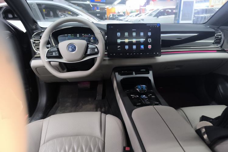 Used BYD Han 2025 DM-i Intelligent Driving Edition 125KM LiDAR Flagship Model
