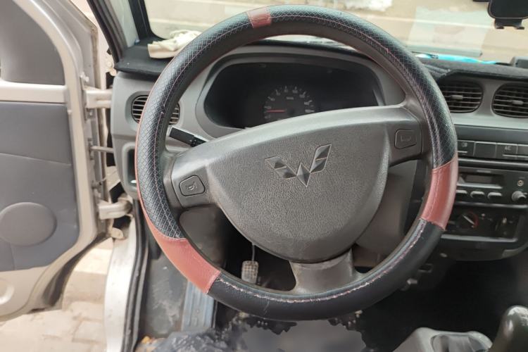 Used Wuling Zhiguang 2010 1.0L New Version Practical Short-Body L2Y