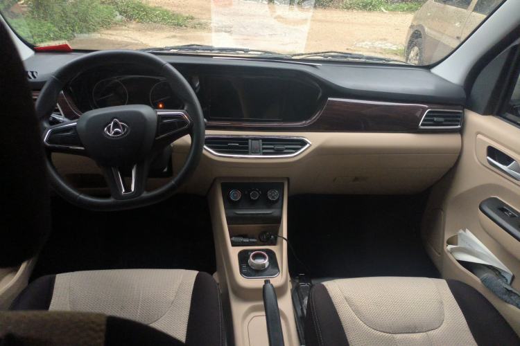 Used CHANGAN KUAYUE Xing V7 EV 2025 Model, Passenger Version, Comfort Type, 6-seater Center Console