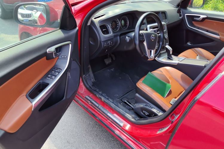 Used Volvo S60 2013 T5 Zhiya Edition
