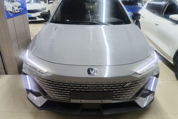 Used Changan UNI-V 2023 1.5T Prestige Model
