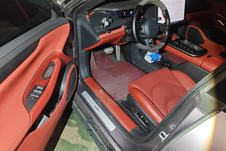 Used Xiaomi Auto SU7 2024 Four-Wheel Drive Ultra-Long Range Advanced Intelligent Driving Max Edition
