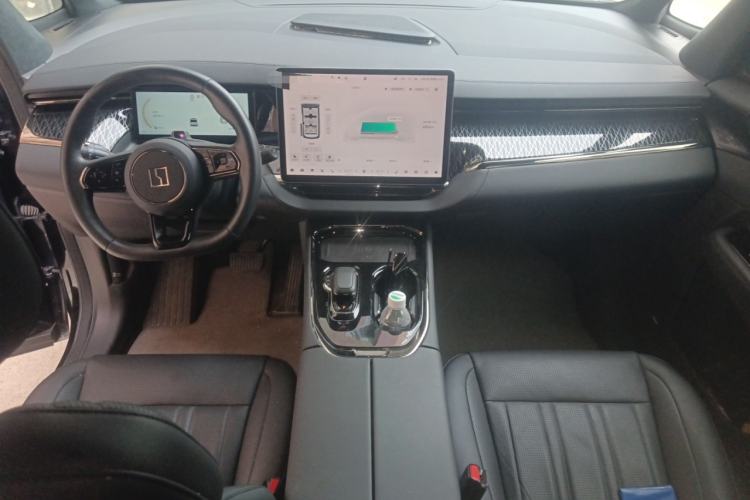 Used Zeekr 009 2022 WE Edition
