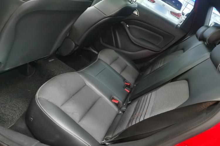 Used Mercedes-Benz B-Class 2015 B 200 Sport Edition Left Rear Seat