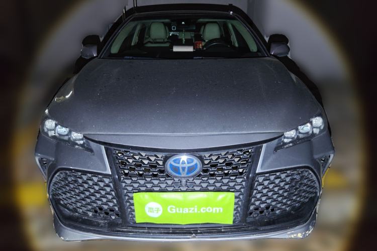 Used Toyota Avalon 2019 Dual-Engine 2.5L XLE Prestige Version China VI Standard
