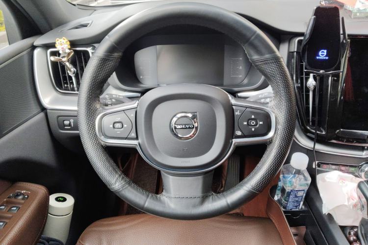 Used Volvo XC60 2021 T5 4x4 Smart Luxury Edition