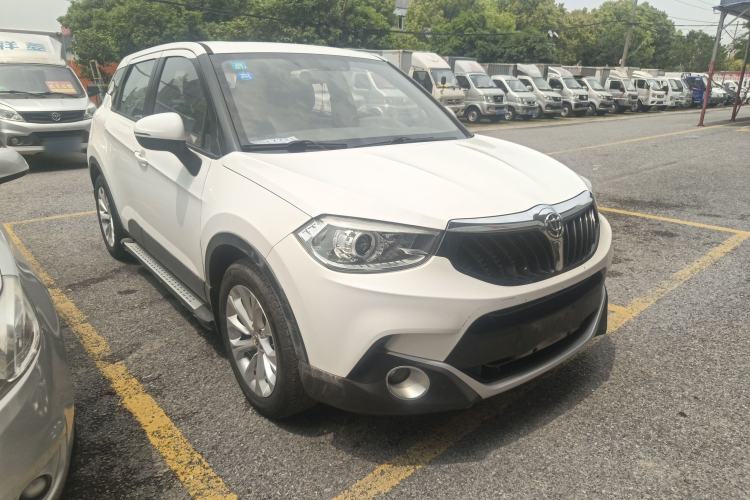 Used Brilliance V3 2015 1.5L Automatic Smart Version Front Right 45 Deg