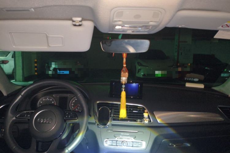 Used Audi Q3 2018 30th Anniversary Edition 35 TFSI Sport Model Center Console