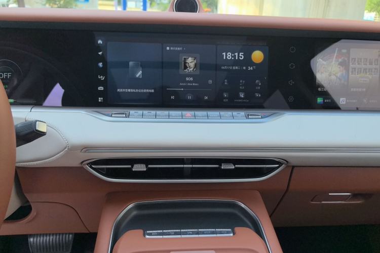 Used VOYAH FREE 2024 Ultra-Long Range Intelligent Driving Version Audio And AC Panel