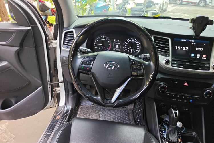 Used Hyundai Tucson 2018 1.6T Dual-Clutch Two-Wheel Drive 15th Anniversary Special Edition Steering Wheel