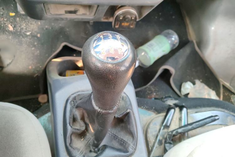 Used Jinbei Hiace X30 2023 1.5L Super-Comfortable Passenger Van 5/6/7-Seater Non-Air-Conditioned Version Model SWC15M