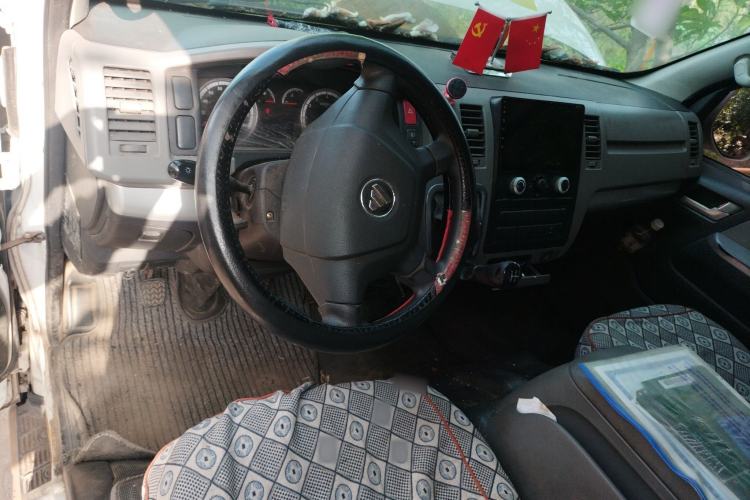 Used Foton Scenic G7 2022 2.4L Gasoline Commercial Version Long Wheelbase High-Roof Van 2 Seats 4K22D4M Center Console