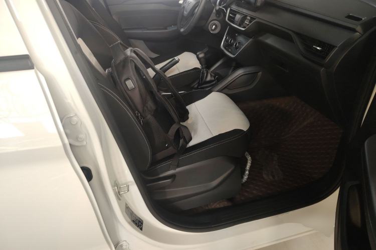 Used Wuling Hongguang S3 2019 1.5T Manual Standard Version China VI Right Front Seat