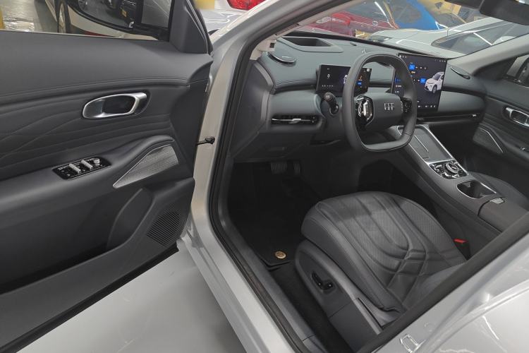 Used Geely Galaxy Xingjian 7 EM-i 2026 Model 135km Leading Edition Driver Seat