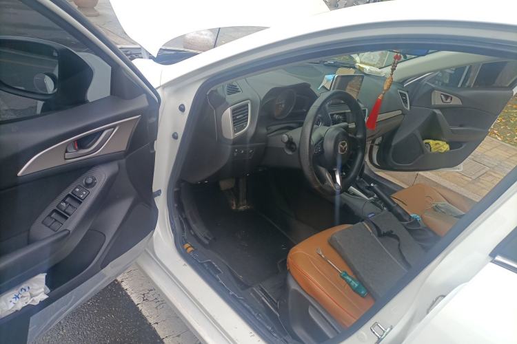 Used Mazda 3 Axela 2019 Cloud-Controlled Version Sedan 1.5L Automatic Comfort Trim China V Standard Driver Seat