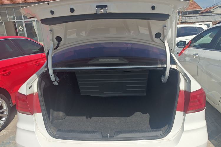 Used Volkswagen Santana 2018 1.5L Automatic Fashion Edition Trunk