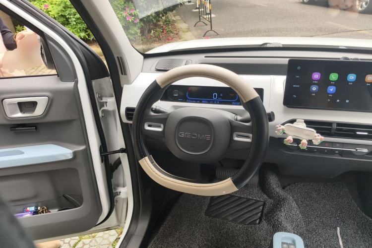 Used Geely Galaxy Panda 2024 Panda Mini 200km Endurance Bear Steering Wheel