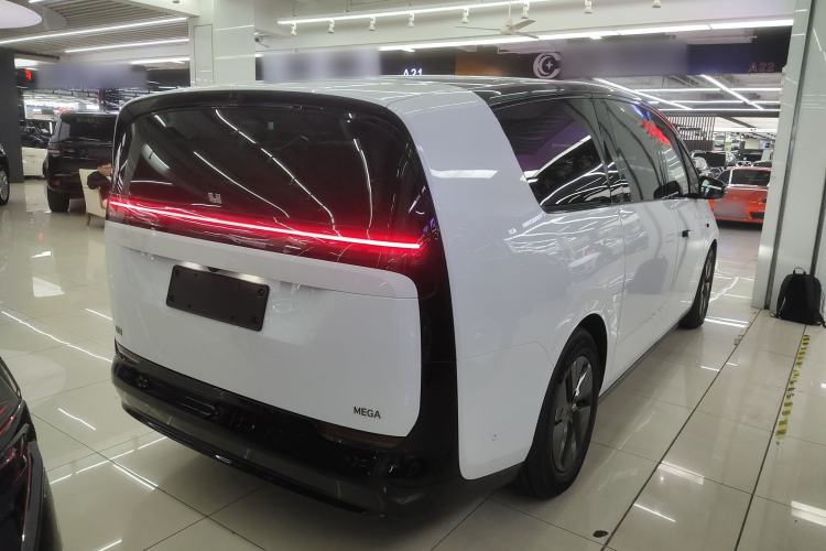 Used Li Auto MEGA 2025 Home Family Special Edition Rear Right 45 Deg