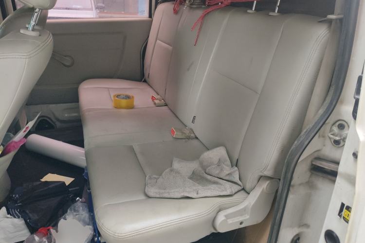 Used Jinbei New Hiace X30L 2018 1.5L Box Truck Business Edition DLCG14 Left Rear Seat