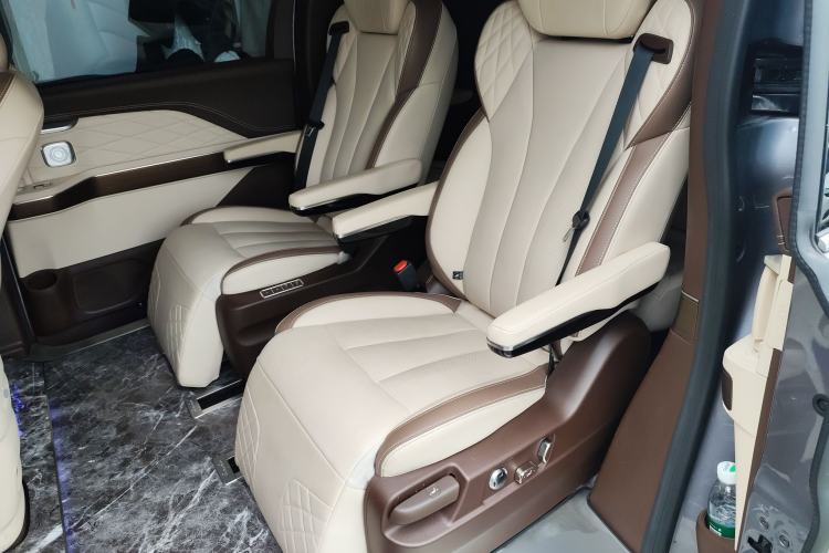 Used Bestune M9 2023 2.0T Ultimate Edition
