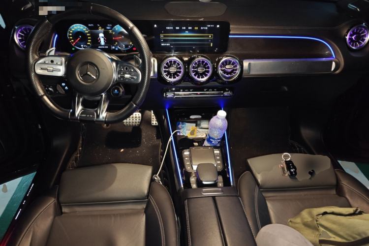 Used Mercedes-Benz GLB AMG 2022 AMG GLB 35 4MATIC Center Console