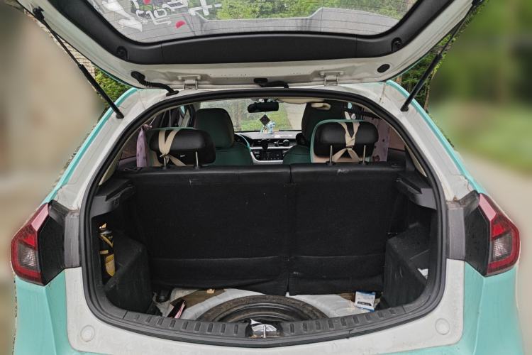 Used Geely Auto Vision X3 2019 Upgraded Model 1.5L Manual Elite Version Trunk