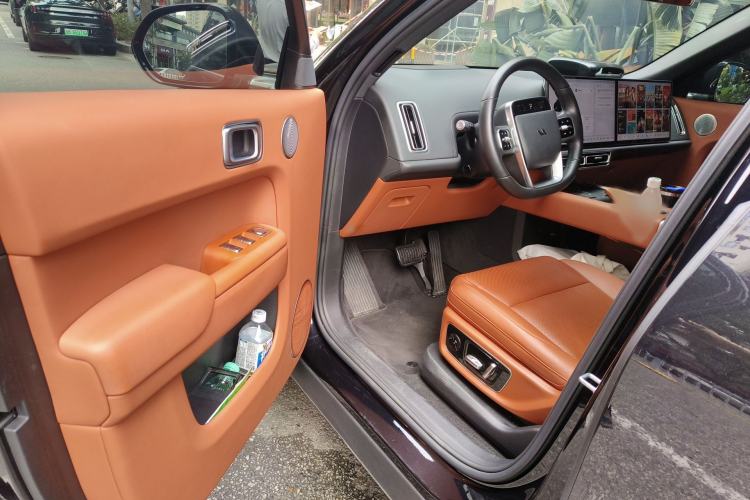 Used Li Auto L8 2024 Pro Model
