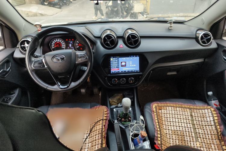 Used Soueast DX3 2016 1.5L Manual Luxury Model Interior 2