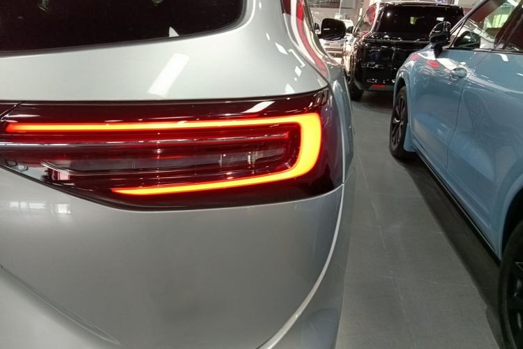 Used Hima AITO M7 2024 1.5T Rear-Drive Plus Version 5 Seats
