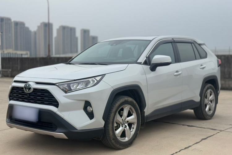 Used Toyota RAV4 2021 2.0L CVT Two-Wheel Drive Fashion Edition