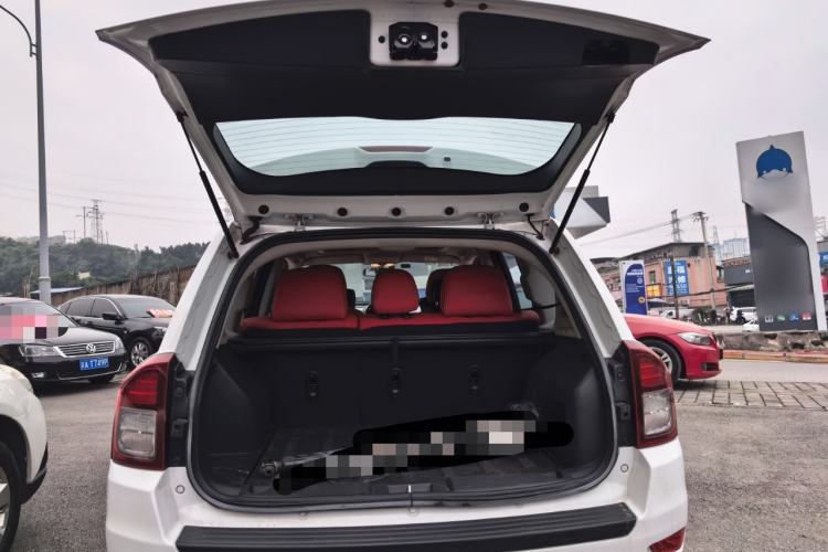 Used Jeep Compass 2014 2.0L two-wheel drive sport version
