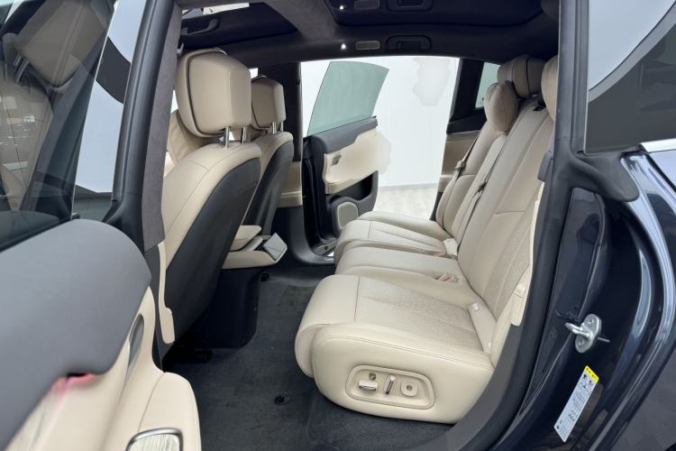 Used Nio ET7 2024 75 kWh Executive Edition Left Rear Seat