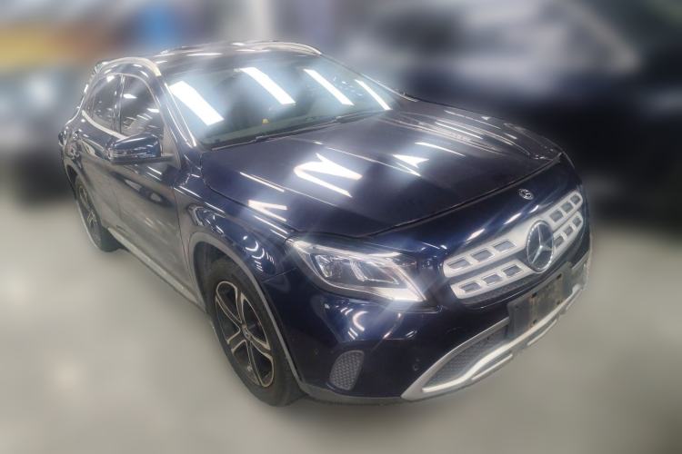 Used Mercedes-Benz GLA 2018 GLA 200 Fashion Model Front Right 45 Deg