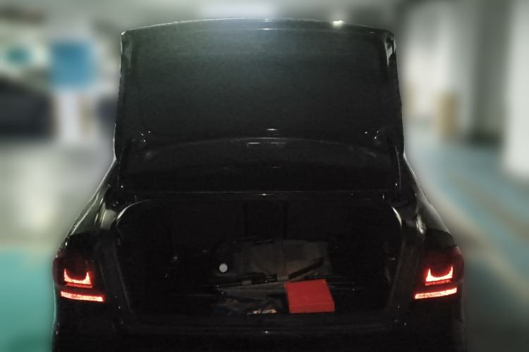 Used Volkswagen Magotan 2013 1.8TSI Comfort Model Trunk