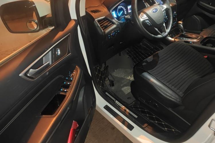 Used Ford Edge 2018 EcoBoost 245 Two-Wheel-Drive Titanium 7-Seater China V Standard
