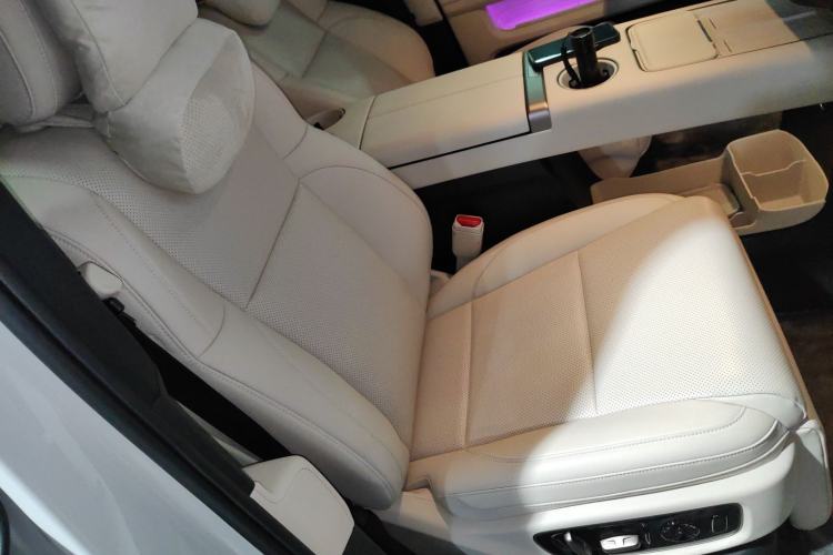 Used Li Auto MEGA 2025 Home Family Special Edition Right Front Seat