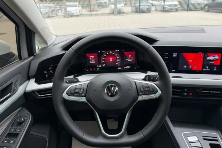 Used Volkswagen Golf 2023 Facelift 280TSI DSG Pro Interior 2