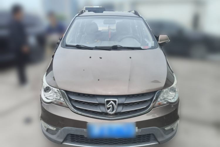 Used Baojun 730 2014 1.5L manual Comfort ESP version 7 seats Front