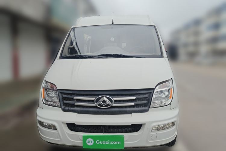 Used SAIC MAXUS Xintu V80 2023 2.0T Manual Classic Aoyuntong Short Wheelbase Mid-Roof 5/6-Seater
