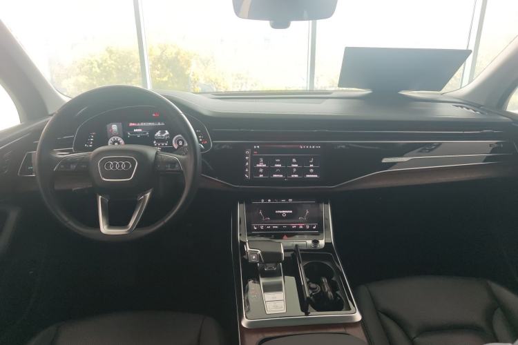 Used Audi Q7 2023 45 TFSI quattro S line Sport model Center Console