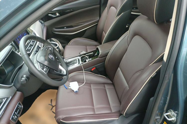 Used CHANGAN Raeton CC 2018 1.5T Automatic Zhiya Model China V Standard
