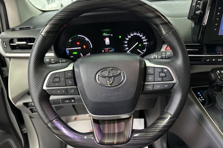 Used Toyota SIENNA 2023 2.5L Hybrid Comfort Edition
