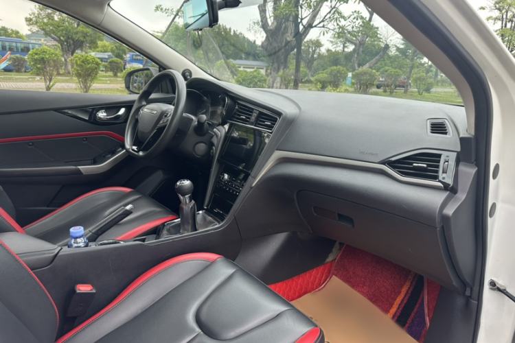 Used Venucia D60 2018 1.6L Manual Smart Connect Elite Edition
