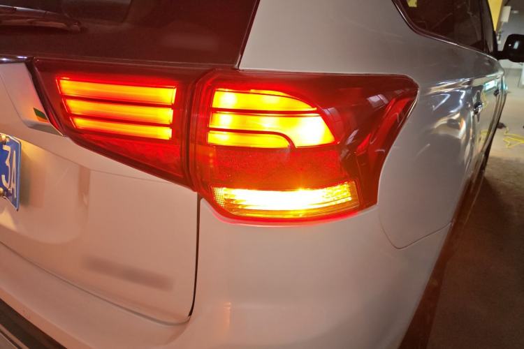 Used Mitsubishi Outlander 2019 2.4L 4x4 Zhi Xiang Edition 7 Seats China V Emission Standard