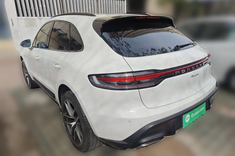 Used Porsche Macan 2024 Macan 2.0T Rear Left 45 Deg