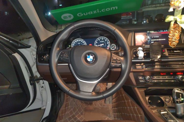 Used BMW 5 Series 2017 525Li Luxury Design Package Steering Wheel