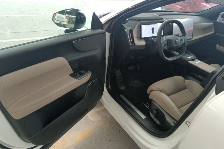 Used Volvo XC70 Plug-in Hybrid 2026 Model Four-Wheel Drive Long-Range Plus
