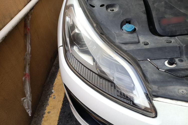 Used Zotye SR9 2017 2.0T Automatic Ultimate Road Edition Right Front Headlight