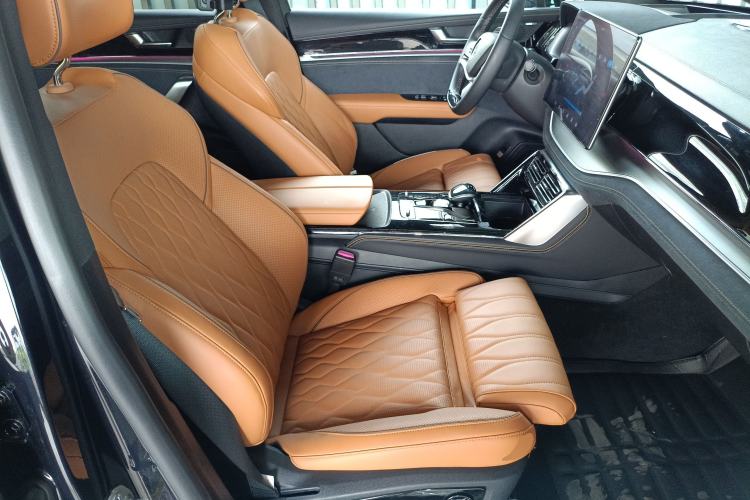 Used BYD Tang New Energy 2022 EV 730KM Luxury Model Right Front Seat