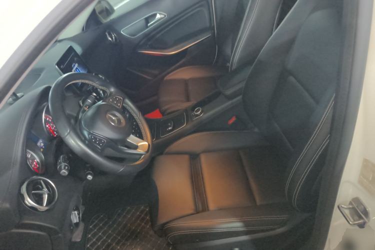 Used Mercedes-Benz GLA 2018 GLA 200 Fashion Model Left Front Seat